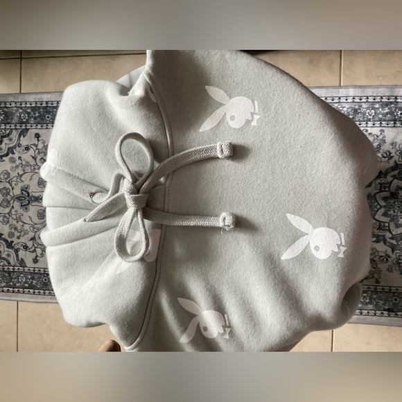 PLAYBOY x MISSGUIDED Cropped Hoodie, Size: US2, Light Grey/White - Picture 5 of 5
